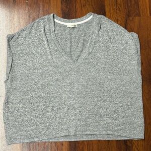 Wilfred Free Aritzia Grey V Neck Cropped Tee Small